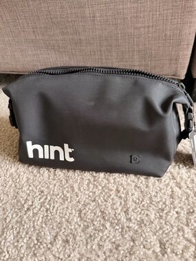 lululemon athletica Black Men's Toiletry Pouch with 'hint' Logo